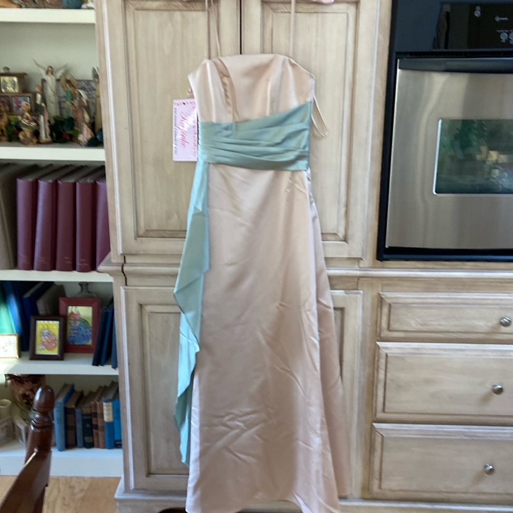 Alexia Designs sage crème gown nwt Bridal removable straps